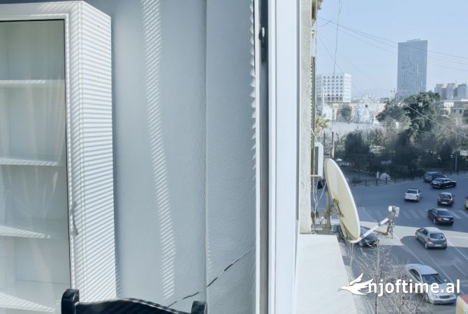 Shtepi me qera Apartament ne Tirane, 3+1, Mobilimi E mobiluar, Pagesa 80,000  Leke.