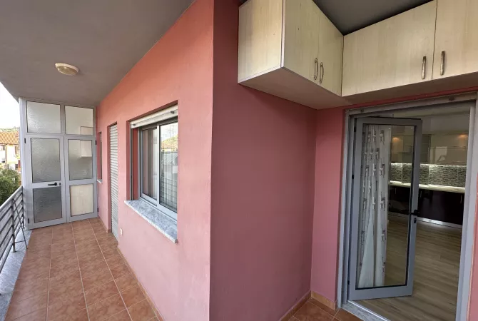 Shtepi ne shitje Apartament ne Tirane, 2+1, Mobilimi E mobiluar, Pagesa 145,000  Euro.