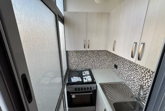 Shtepi ne shitje Apartament ne Tirane, 2+1, Mobilimi E mobiluar, Pagesa 145,000  Euro.
