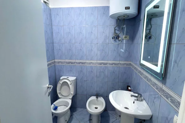 Shtepi ne shitje Apartament ne Tirane, 2+1, Mobilimi Bosh, pa mobiluar, Pagesa 120,000  Euro.