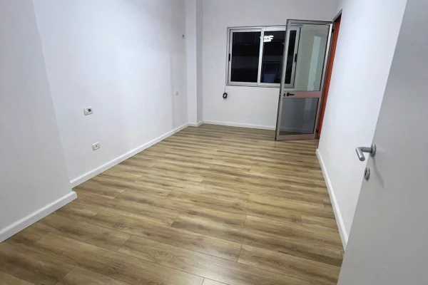 Shtepi ne shitje 2+1 ne Tirane - 120,000 Euro