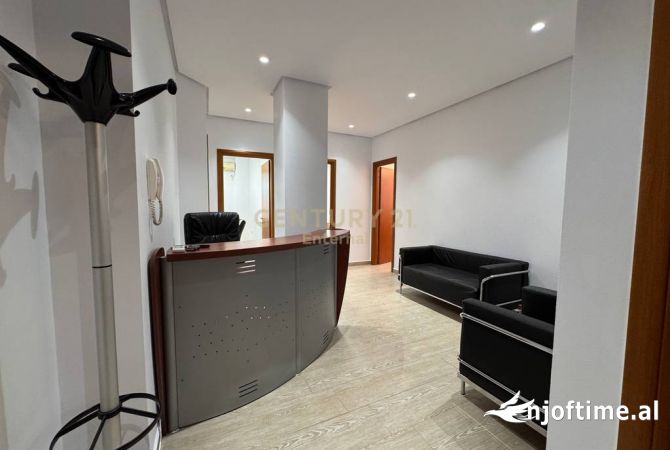 Shtepi me qera 3+1 ne Tirane - 2,000 Euro