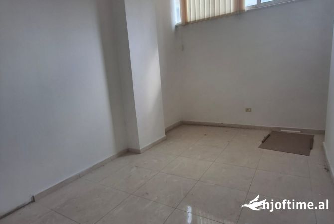  AMBIENT BIZNESI PRANE UJESJELLESIT, DURRES, per shitje