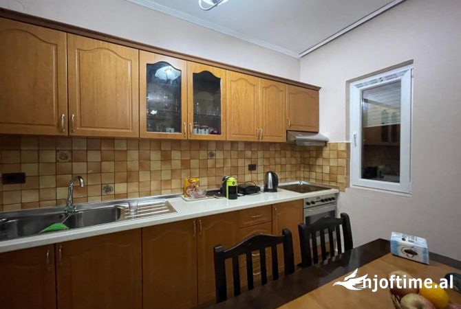 Shtepi me qera 2+1 ne Tirane - 550 Euro