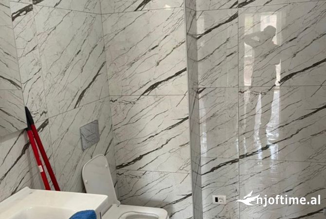 Shtepi me qera Apartament ne Tirane, 1+1, Mobilimi Bosh, pa mobiluar, Pagesa 900  Euro.