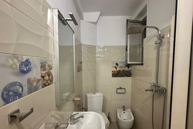 Ambient biznesi me qera 3+1 ne Tirane - 750 Euro