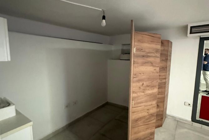 Ambient biznesi me qera 1+1 ne Tirane - 400 Euro