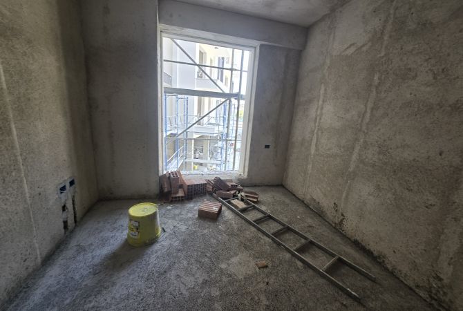 Shtepi ne shitje Apartament ne Tirane, 2+1, Mobilimi Bosh, pa mobiluar, Pagesa 137,500  Euro.