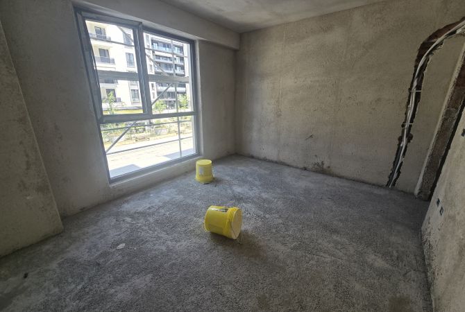 Shtepi ne shitje Apartament ne Tirane, 2+1, Mobilimi Bosh, pa mobiluar, Pagesa 137,500  Euro.