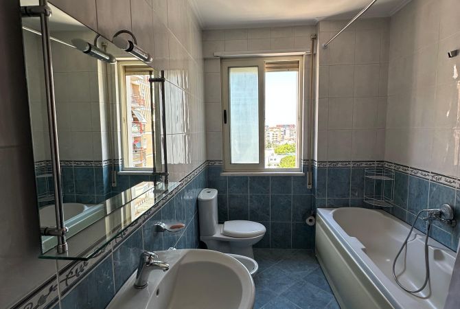 Shtepi me qera Apartament ne Tirane, 1+1, Mobilimi E mobiluar, Pagesa 550  Euro.