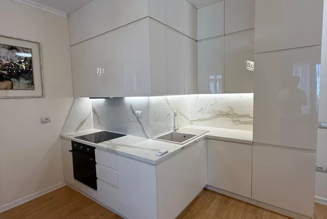 Shtepi me qera 2+1 ne Tirane - 1,200 Euro