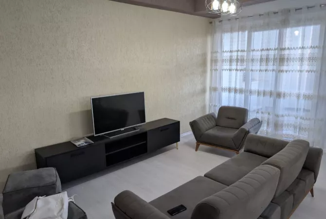 Shtepi me qera 2+1 ne Tirane - 650 Euro