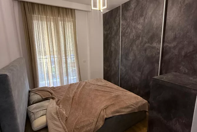 Shtepi me qera Apartament ne Tirane, 1+1, Mobilimi E mobiluar, Pagesa 550  Euro.
