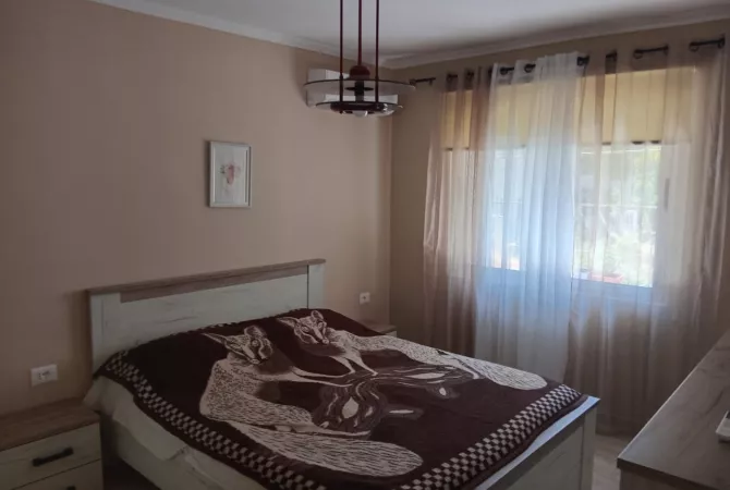Shtepi me qera Apartament ne Tirane, 2+1, Mobilimi E mobiluar, Pagesa 600  Euro.
