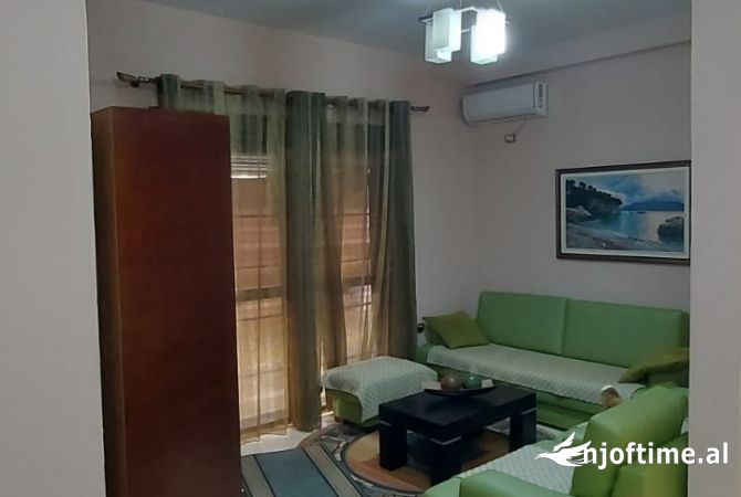Shtepi me qera Apartament ne Tirane, 1+1, Mobilimi E mobiluar, Pagesa 45,000  Leke.