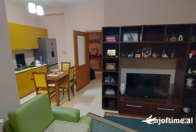 Shtepi me qera Apartament ne Tirane, 1+1, Mobilimi E mobiluar, Pagesa 45,000  Leke.
