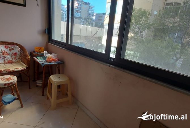 Shtepi me qera Apartament ne Tirane, 1+1, Mobilimi E mobiluar, Pagesa 45,000  Leke.