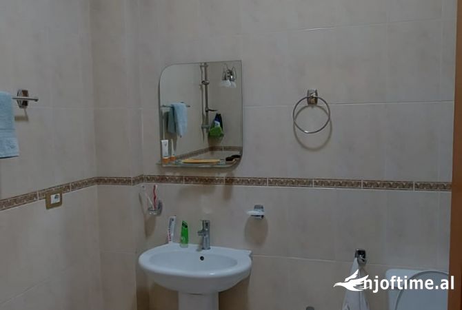 Shtepi me qera 1+1 ne Tirane - 45,000 Leke