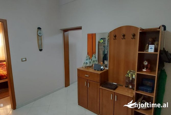 Shtepi me qera Apartament ne Tirane, 1+1, Mobilimi E mobiluar, Pagesa 45,000  Leke.