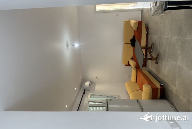 Shtepi me qera 1+1 ne Tirane - 40,000 Leke