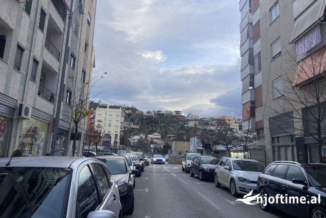 Ambient biznesi ne shitje 1+1 ne Tirane - 37,000 Euro