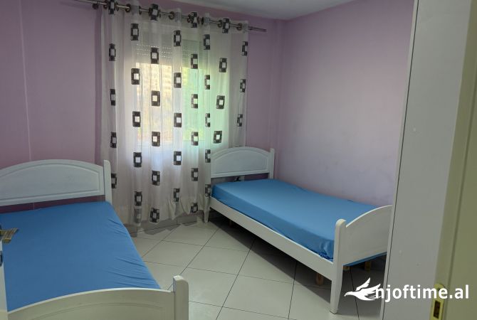 Shtepi me qera Apartament ne Tirane, 2+1, Mobilimi E mobiluar, Pagesa 550  Euro.