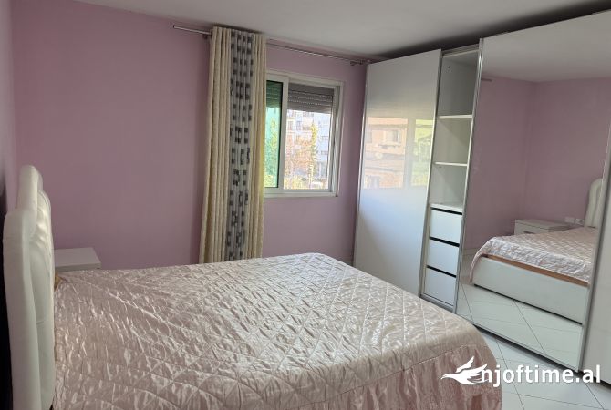 Shtepi me qera Apartament ne Tirane, 2+1, Mobilimi E mobiluar, Pagesa 550  Euro.