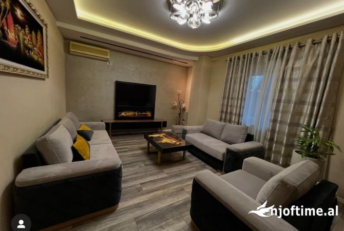Shtepi me qera 7+1 ne Tirane - 2,250 Euro