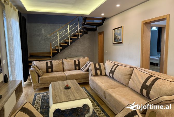 Shtepi me qera Vila Luksoze ne Tirane, 7+1, Mobilimi E mobiluar, Pagesa 2,250  Euro.