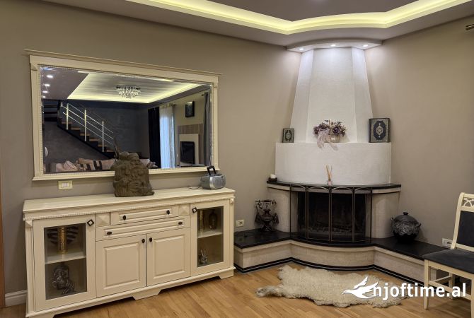 Shtepi me qera Vila Luksoze ne Tirane, 7+1, Mobilimi E mobiluar, Pagesa 2,250  Euro.