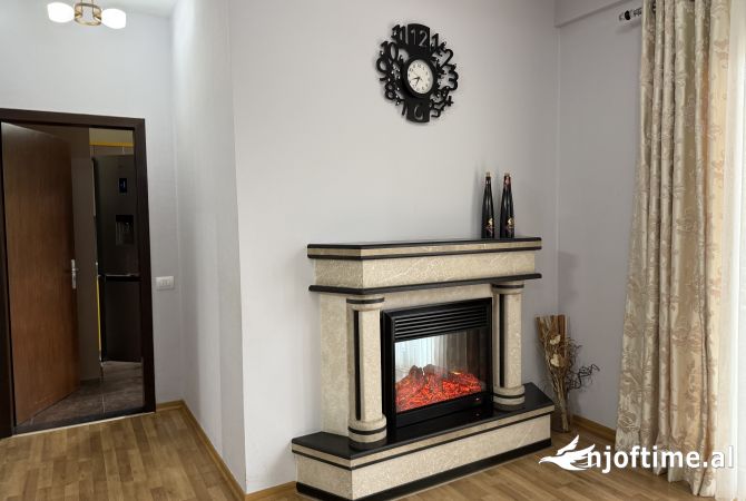 Shtepi me qera 3+1 ne Tirane - 1,350 Euro