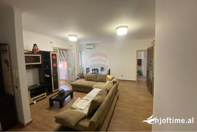 Shtepi me qera 2+1 ne Tirane - 500 Euro