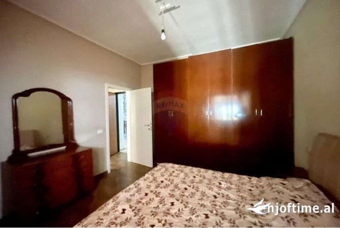 Shtepi me qera Apartament ne Tirane, 2+1, Mobilimi E mobiluar, Pagesa 350  Euro.