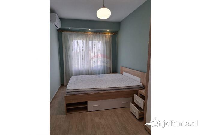 Shtepi me qera Apartament ne Tirane, 2+1, Mobilimi E mobiluar, Pagesa 500  Euro.