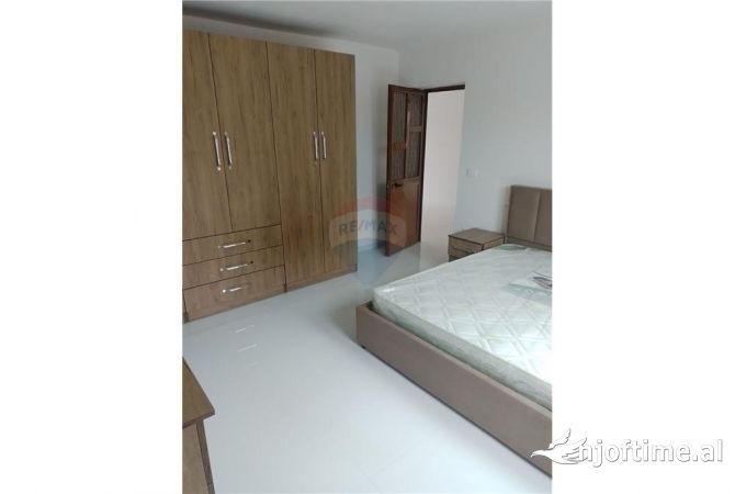 Shtepi me qera Apartament ne Tirane, 2+1, Mobilimi E mobiluar, Pagesa 400  Euro.