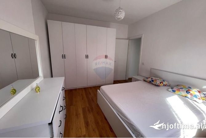 Shtepi me qera Apartament ne Tirane, 2+1, Mobilimi E mobiluar, Pagesa 600  Euro.