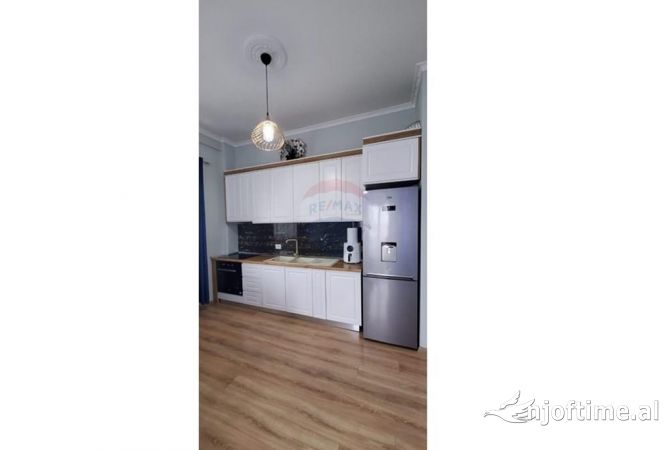 Shtepi me qera Apartament ne Tirane, 2+1, Mobilimi E mobiluar, Pagesa 800  Euro.