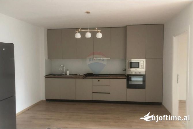 Shtepi me qera 3+1 ne Tirane - 1,000 Euro