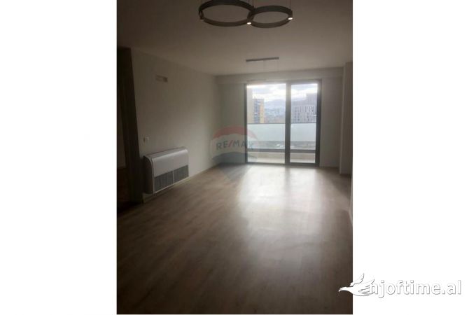 Shtepi me qera Apartament ne Tirane, 3+1, Mobilimi Pjeserisht e mobiluar, Pagesa 1,000  Euro.