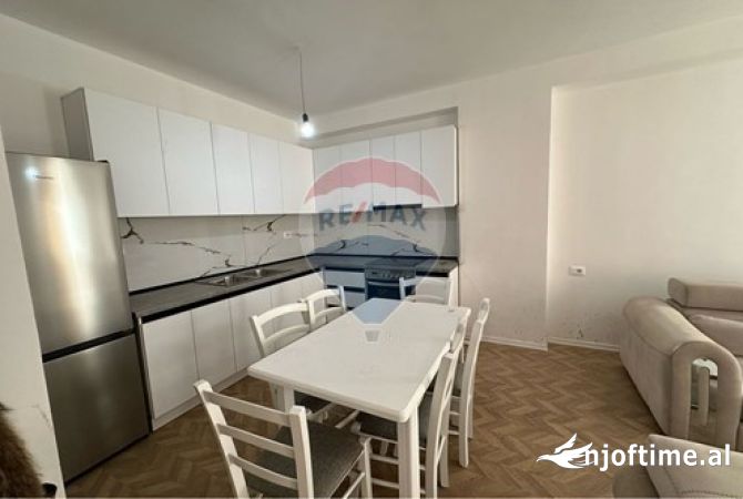Shtepi me qera 2+1 ne Tirane - 650 Euro