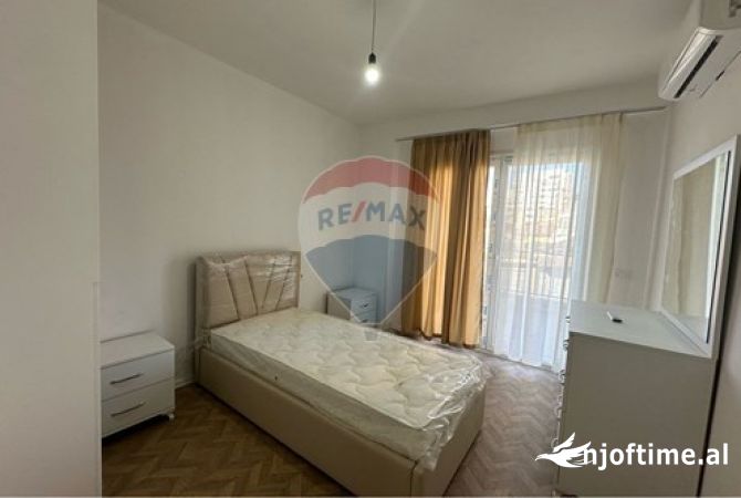 Shtepi me qera Apartament ne Tirane, 2+1, Mobilimi E mobiluar, Pagesa 650  Euro.