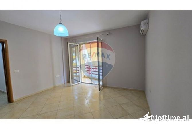 Shtepi me qera 3+1 ne Tirane - 700 Euro