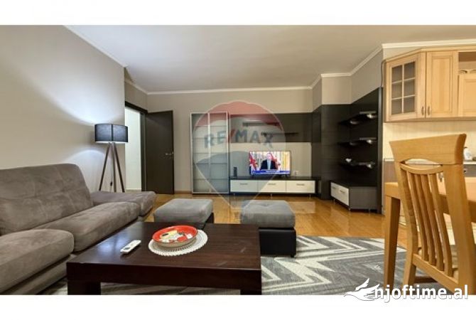 Shtepi me qera 2+1 ne Tirane - 1,000 Euro