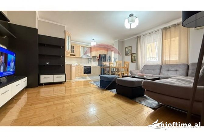 Shtepi me qera 2+1 ne Tirane - 1,000 Euro
