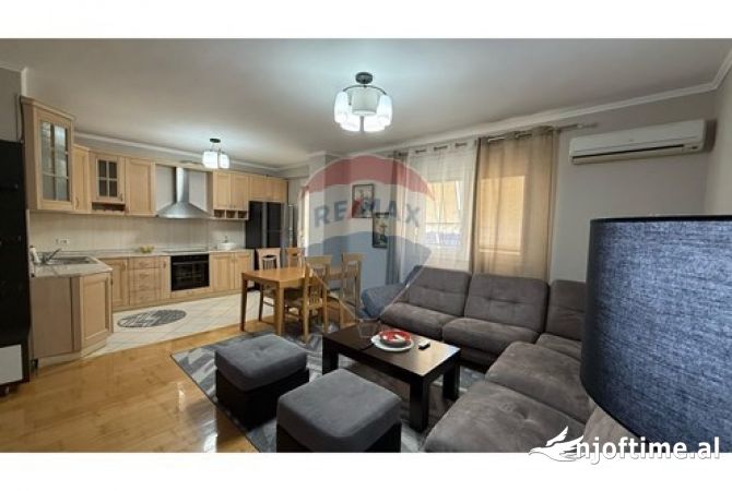 Shtepi me qera 2+1 ne Tirane - 1,000 Euro