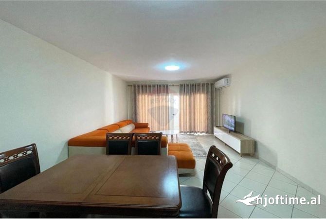 Shtepi me qera Apartament ne Tirane, 2+1, Mobilimi E mobiluar, Pagesa 500  Euro.