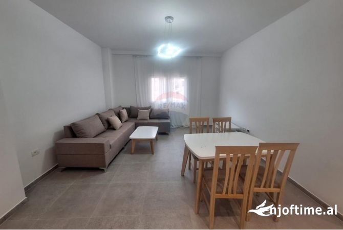 Shtepi me qera Apartament ne Tirane, 1+1, Mobilimi E mobiluar, Pagesa 40,000  Leke.