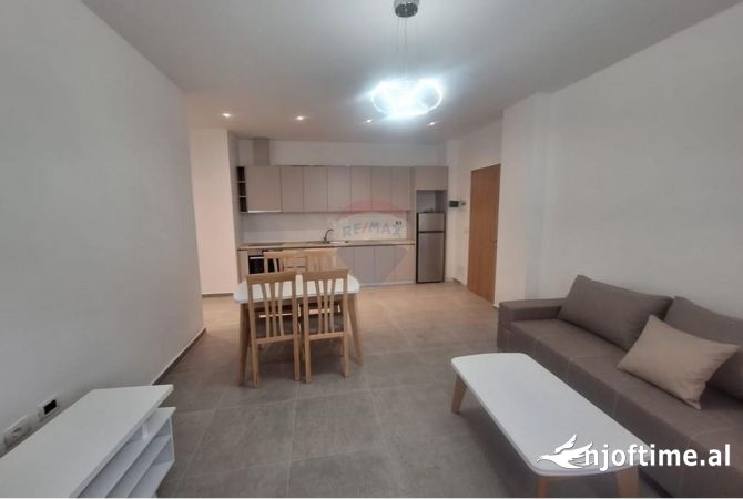 Shtepi me qera Apartament ne Tirane, 1+1, Mobilimi E mobiluar, Pagesa 40,000  Leke.