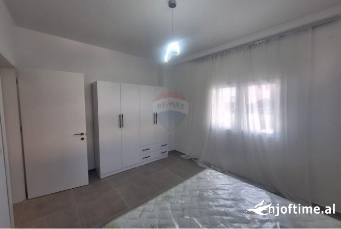 Shtepi me qera 1+1 ne Tirane - 40,000 Leke