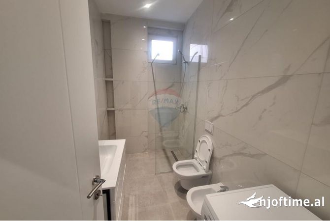 Shtepi me qera 1+1 ne Tirane - 40,000 Leke